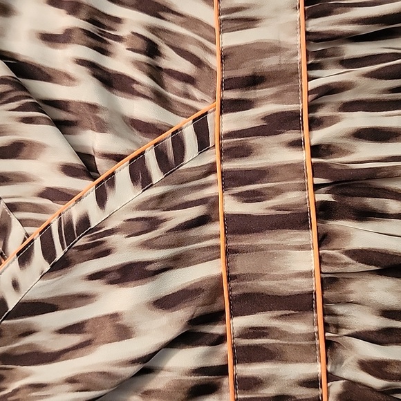 The Limited Dress - Picture 3 of 7